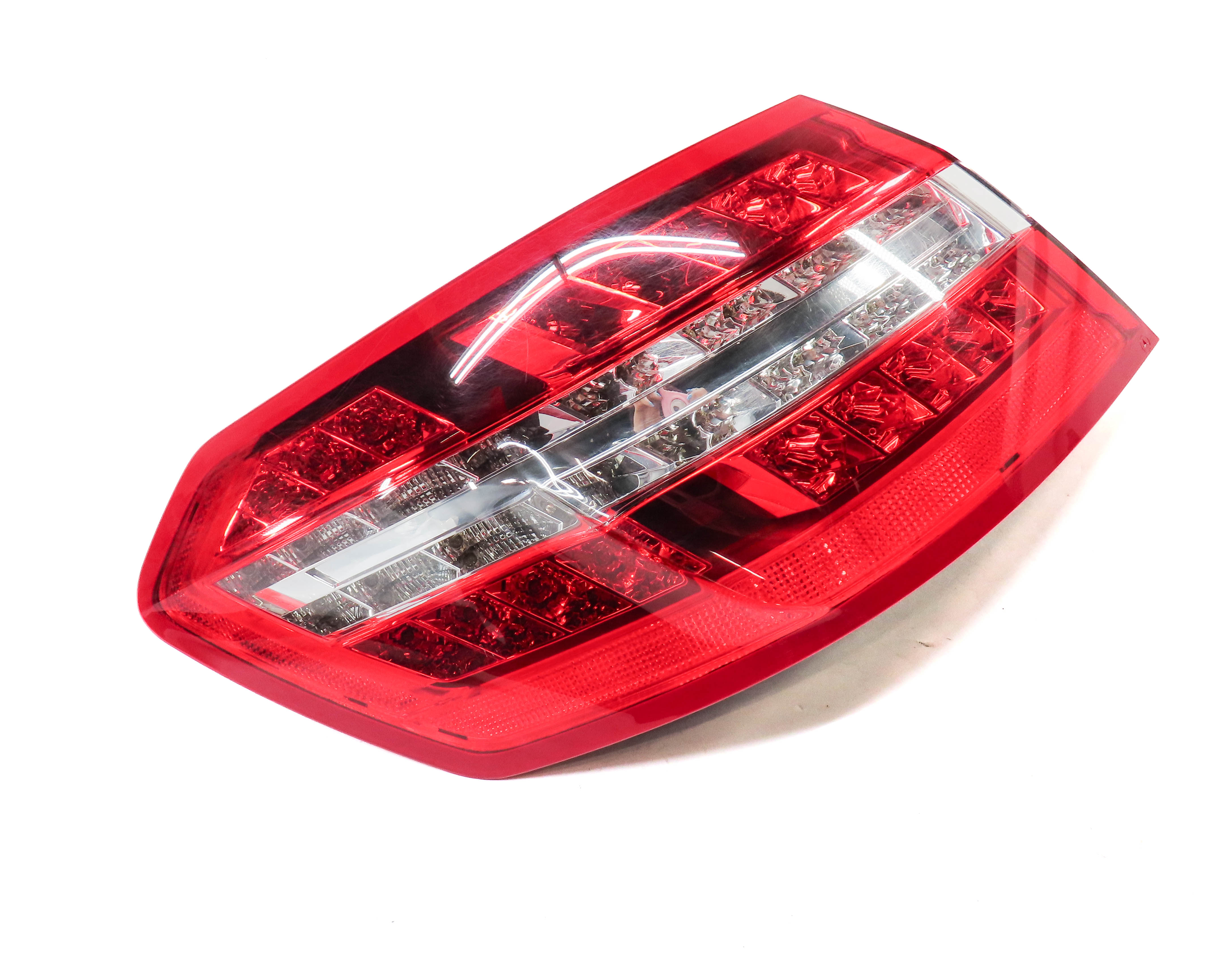 10-13 MERCEDES E-CLASS (W212) SEDAN LEFT DRIVER REAR TAILLIGHT BRAKE LIGHT LAMP — exact item pictured